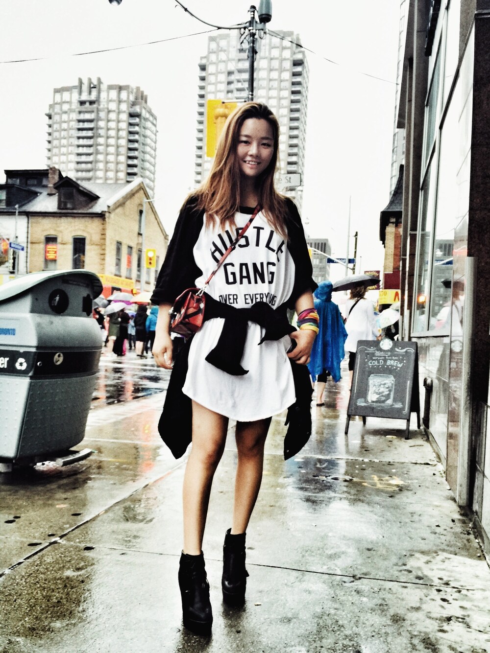 「pride2015、slimfit、toronto」｜「Ochirlyのアイテム（ブーツ、ブラック系）」を使った、Maolinさん（レディース・168cm）の夏コーディネートの1枚目の写真