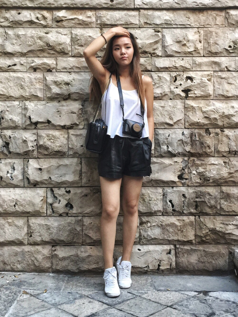 「toronto、leather pants、夏コーデ、summer outfit、RUDSAK、streetstyle」｜「RUDSAKのアイテム（パンツ、ブラック系）」を使った、Maolinさん（レディース・168cm）の夏コーディネートの1枚目の写真