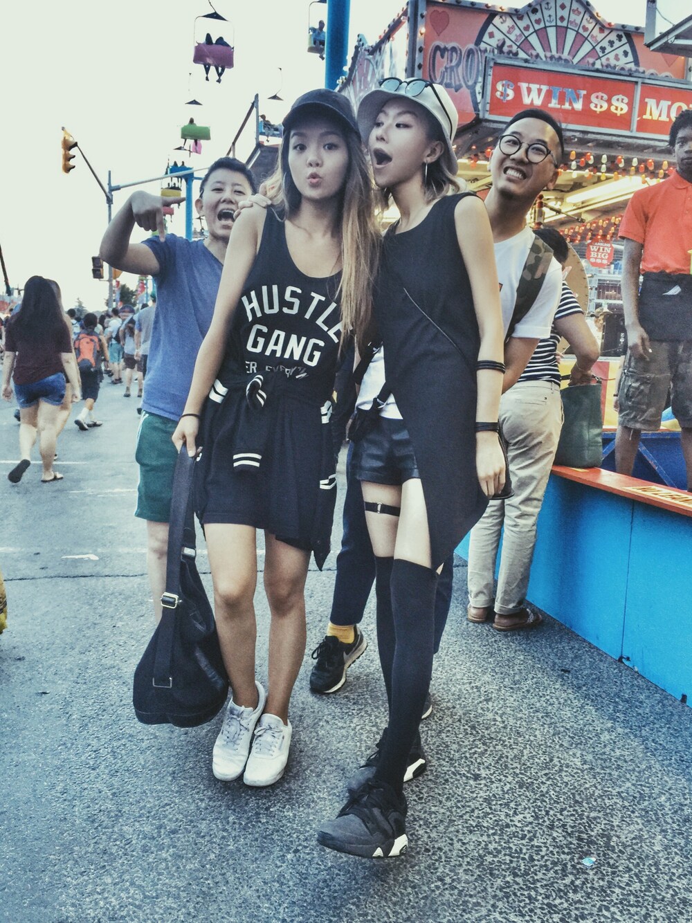 「black、ootd、ALL BLACK、casual、streetstyle、summer」｜「Reebokのレディース Reebok リーボック PRINCESS プリンセス J95362 F12 WHT（スニーカー、ホワイト系）」を使った、Maolinさん（レディース・168cm）の夏コーディネートの1枚目の写真