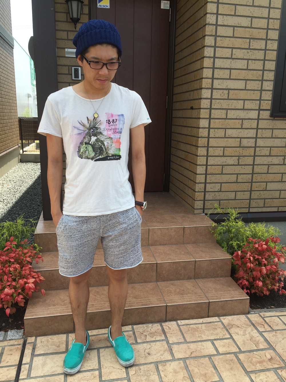 「夏、スコッチ＆ソーダ、H&M、バンズスリッポン、ラフ」｜「SCOTCH & SODAのアイテム（Tシャツ/カットソー、ベージュ系）」を使った、ryo-chinさん（メンズ・175cm）の夏コーディネートの1枚目の写真