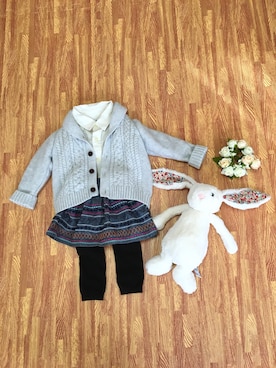 「babygap」｜「アイテム（おもちゃ）」を使った、CHISEさん（キッズ・70cm）の冬コーディネート