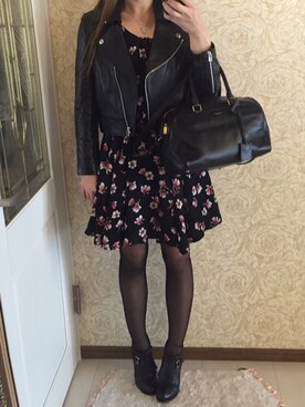「Alexander McQueen（アレキサンダーマックイーン）のアイテム（ブーツ）」を使った、Reinaさん（レディース・157cm）の秋コーディネート