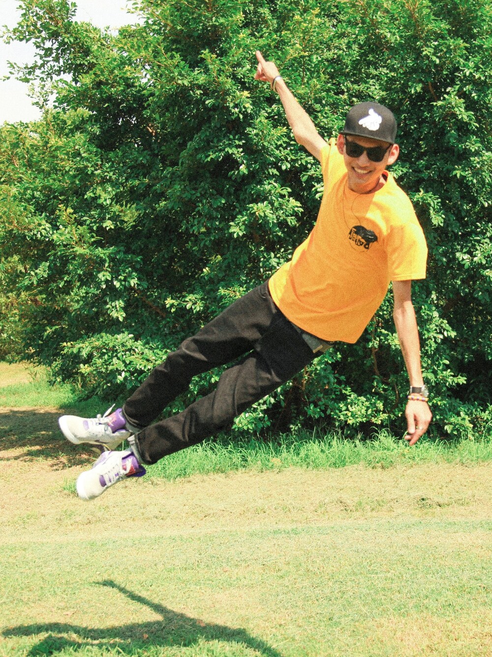 「NIKE、UNIQLO、summer、CROOKS&CASTLES、 Foundation.、 Henry、 UJ」｜「Foundation 2014 "Going-up" T-shirt（Tシャツ/カットソー、イエロー系）」を使った、ヘンリーさん（メンズ・190cm）の夏コーディネートの1枚目の写真