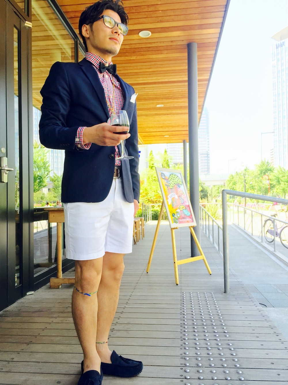 「パーティースタイル」｜「H&Mのアイテム（テーラードジャケット、ブルー系）」を使った、藤井 綾さん（メンズ・169cm）の春コーディネートの1枚目の写真