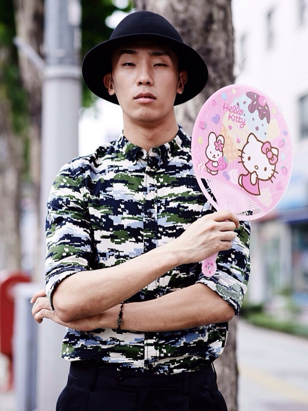 「H&Mのアイテム（シャツ/ブラウス、その他）」を使った、민준기さん（メンズ・188cm）の夏コーディネートの1枚目の写真