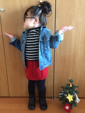 「クリスマスコーデ」｜「アイテム（デニムジャケット）」を使った、RiiiiijuuuunnnAさん（キッズ・90cm）の冬コーディネート
