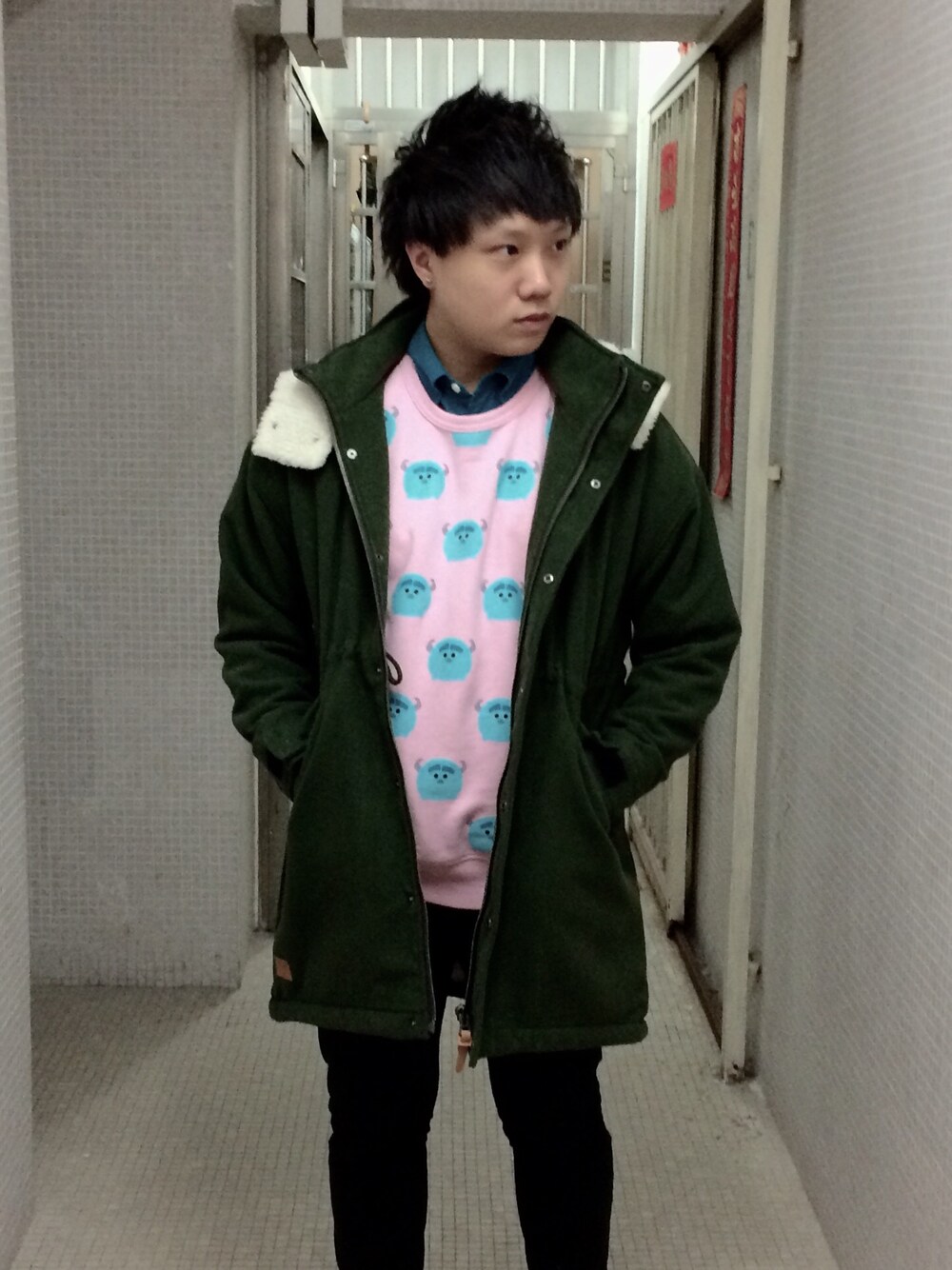「chocoolate、pink、green、tsum tsum、coat」｜「:CHOCOOLATEのアイテム（スウェット、ピンク系）」を使った、SuperTurtleさん（メンズ・169cm）の冬コーディネートの1枚目の写真