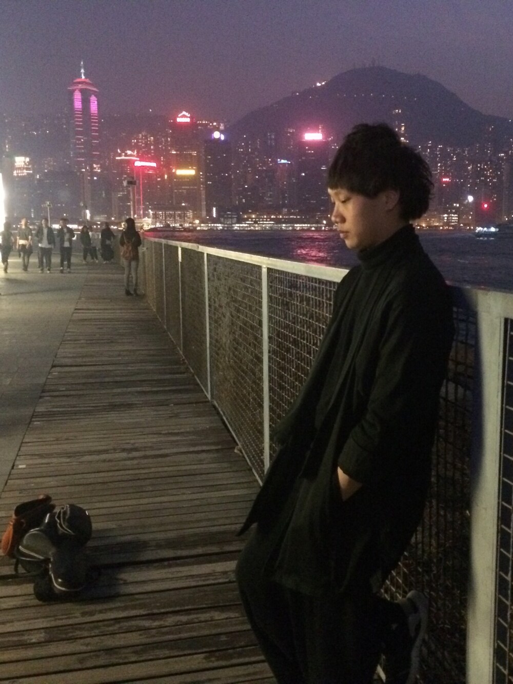 「black、ALL BLACK、Hong Kong」｜「goods of desireのアイテム（ジャケット/アウター、ブラック系）」を使った、SuperTurtleさん（メンズ・169cm）の冬コーディネートの1枚目の写真
