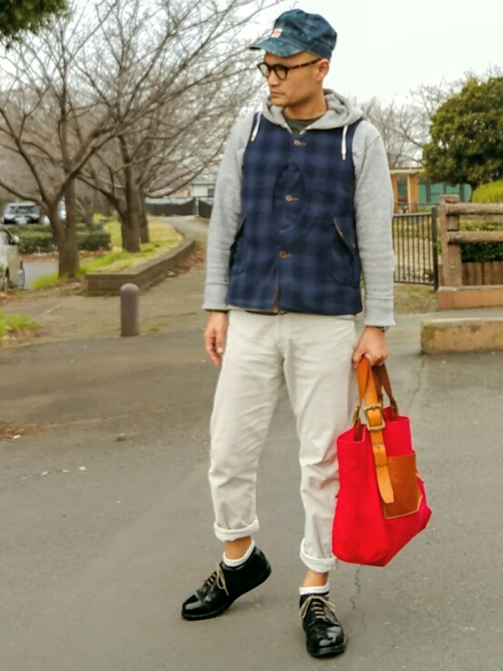 「HEAD LIGHT のアイテム（キャップ、ブルー系）」を使った、SHINJILOW さん（メンズ・173cm）の春コーディネートの1枚目の写真