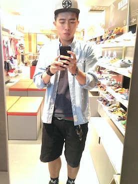 「double dog（ダブルドッグ）のアイテム（パンツ）」を使った、Edison Liさん（メンズ・178cm）の秋コーディネート