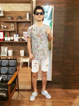 「H&M（エイチ・アンド・エム）のアイテム（Tシャツ/カットソー）」を使った、しん まことさん（メンズ・173cm）の夏コーディネート