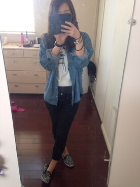 「H&M（エイチ・アンド・エム）のアイテム（シャツ/ブラウス、ブルー系）」を使った、RiKOさん（レディース・156cm）の春コーディネート