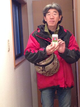 「アイテム（ボディバッグ/ウエストポーチ、グリーン系）」を使った、Toshiki Harutaさん（メンズ・173cm）の冬コーディネート