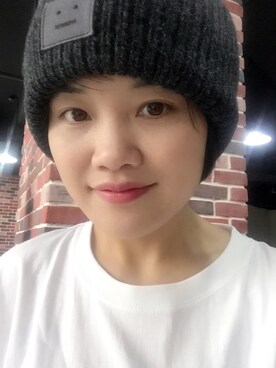 「ACNE（アクネ）のアイテム（帽子）」を使った、二宝迷糊妈さん（レディース・155cm）の冬コーディネート