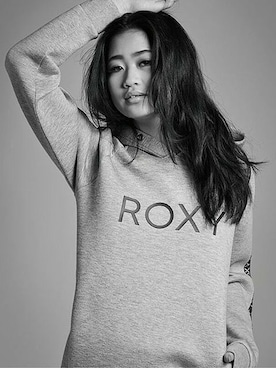 「ROXY（ロキシー）のアイテム（パーカー）」を使った、REIMIさん（レディース・160cm）の秋コーディネート