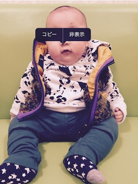 「白パーカー」｜「アイテム（その他アウター）」を使った、Tooowさん（キッズ・70cm）の冬コーディネート