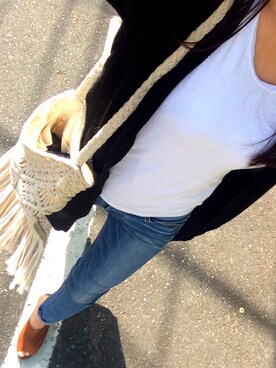 「SLY（スライ）のMAKRAME　フリンジショルダーBAG（ショルダーバッグ、ホワイト系）」を使った、mya:)さん（レディース）の春コーディネート