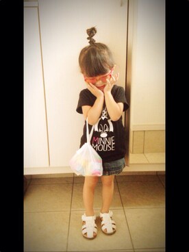 「UNIQLO（ユニクロ）のアイテム（Tシャツ/カットソー、ブラック系）」を使った、riyumamaさん（キッズ・90cm）の春コーディネート