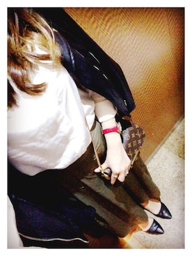 「LouisVuitton」｜「アイテム（ライダースジャケット）」を使った、saraさん（レディース・162cm）の春コーディネート