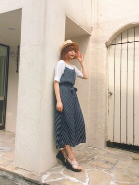 「NICE CLAUP（ナイスクラップ）のアイテム（オールインワン・サロペット）」を使った、村田倫子さん（レディース・163cm）の夏コーディネート