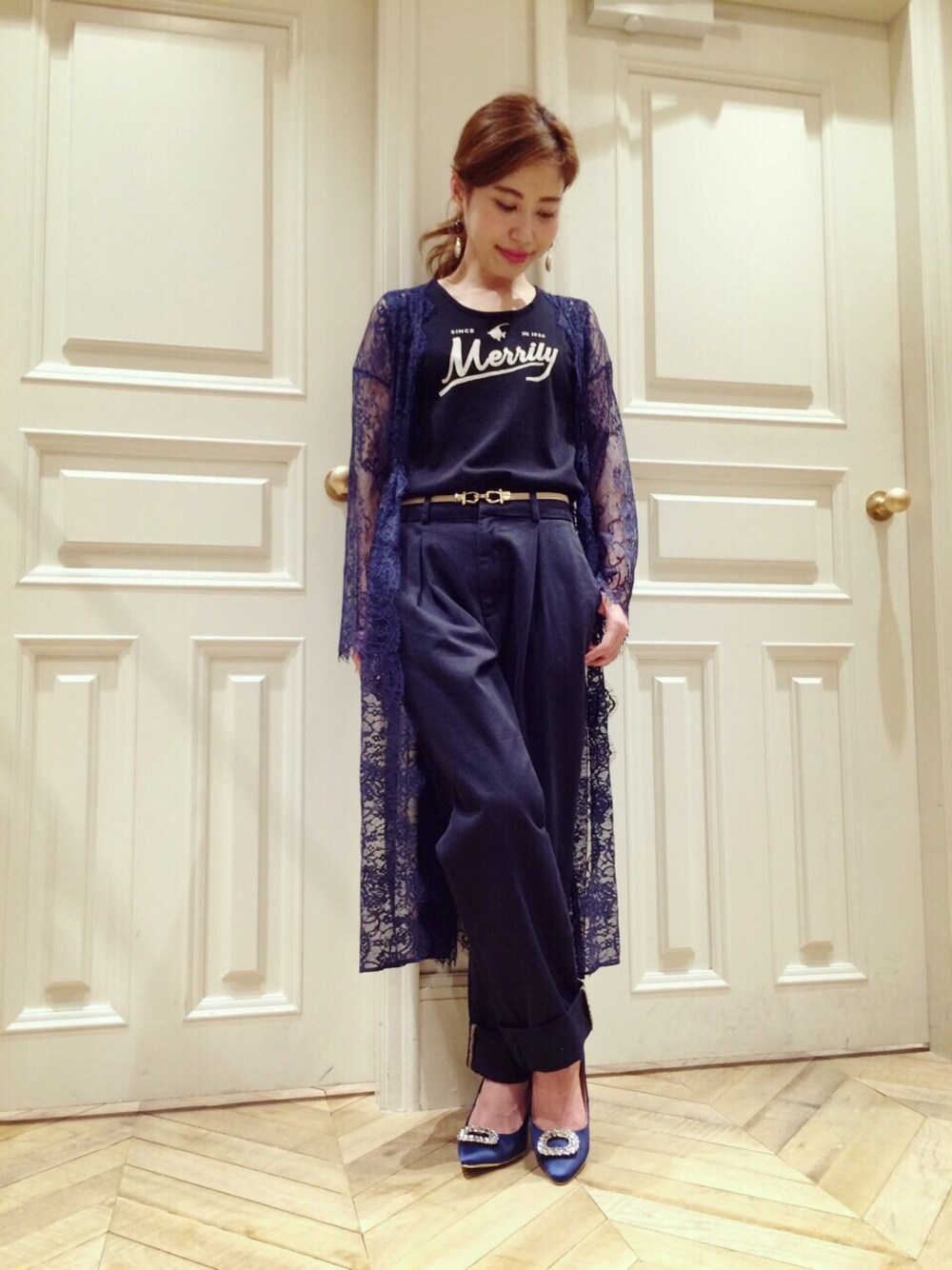 「Lily Brown、ワイドパンツ、レースガウン、レース」｜「LILY BROWNのラッセルレースガウン（その他アウター、ブルー系）」を使った、eiko inagakiさん（レディース・153cm）の春コーディネートの1枚目の写真