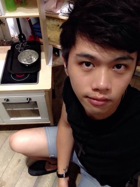 「MSCHF（ミスチーフ）のアイテム」を使った、陳艾樺さん（メンズ・171cm）の夏コーディネート