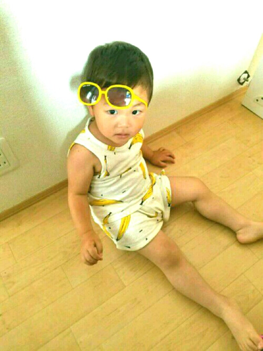 ホワイト系のセットアップ、その他のその他、その他のその他を着用したキッズの夏コーディネートの1枚目の写真