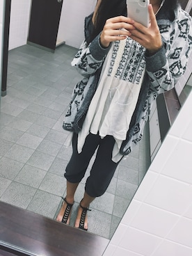 「Abercrombie&Fitch（アバークロンビーアンドフィッチ）のアイテム（カーディガン/ボレロ）」を使った、maayaさん（レディース・167cm）の秋コーディネート
