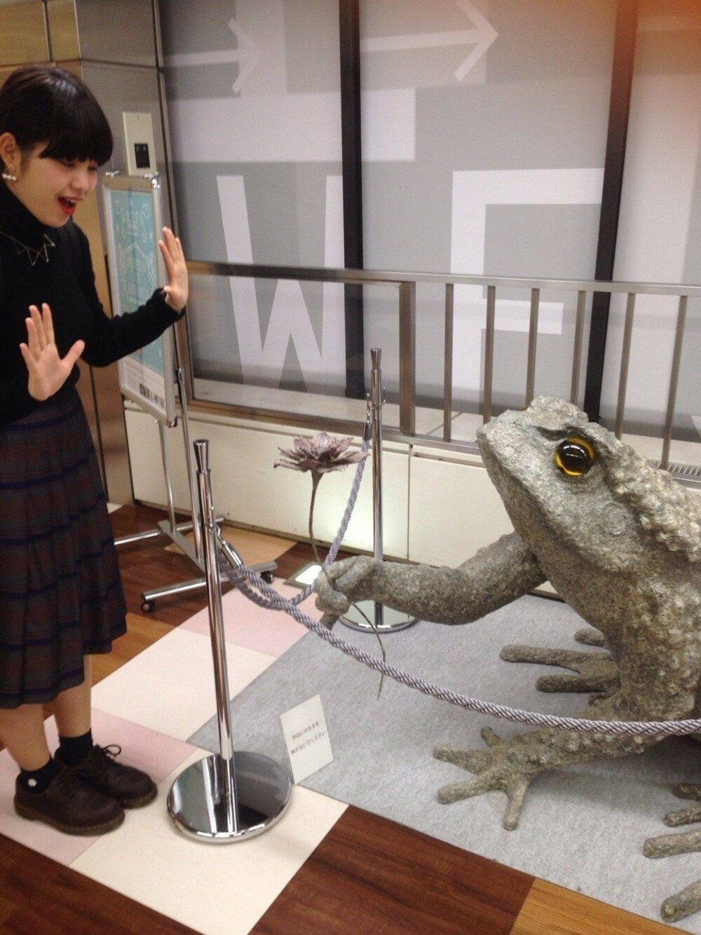 「古着、黒、Dr.Martens、WOMEN、黒髪」｜「アイテム（その他、ブラック系）」を使った、ま り もさん（レディース・161cm）の春コーディネートの1枚目の写真