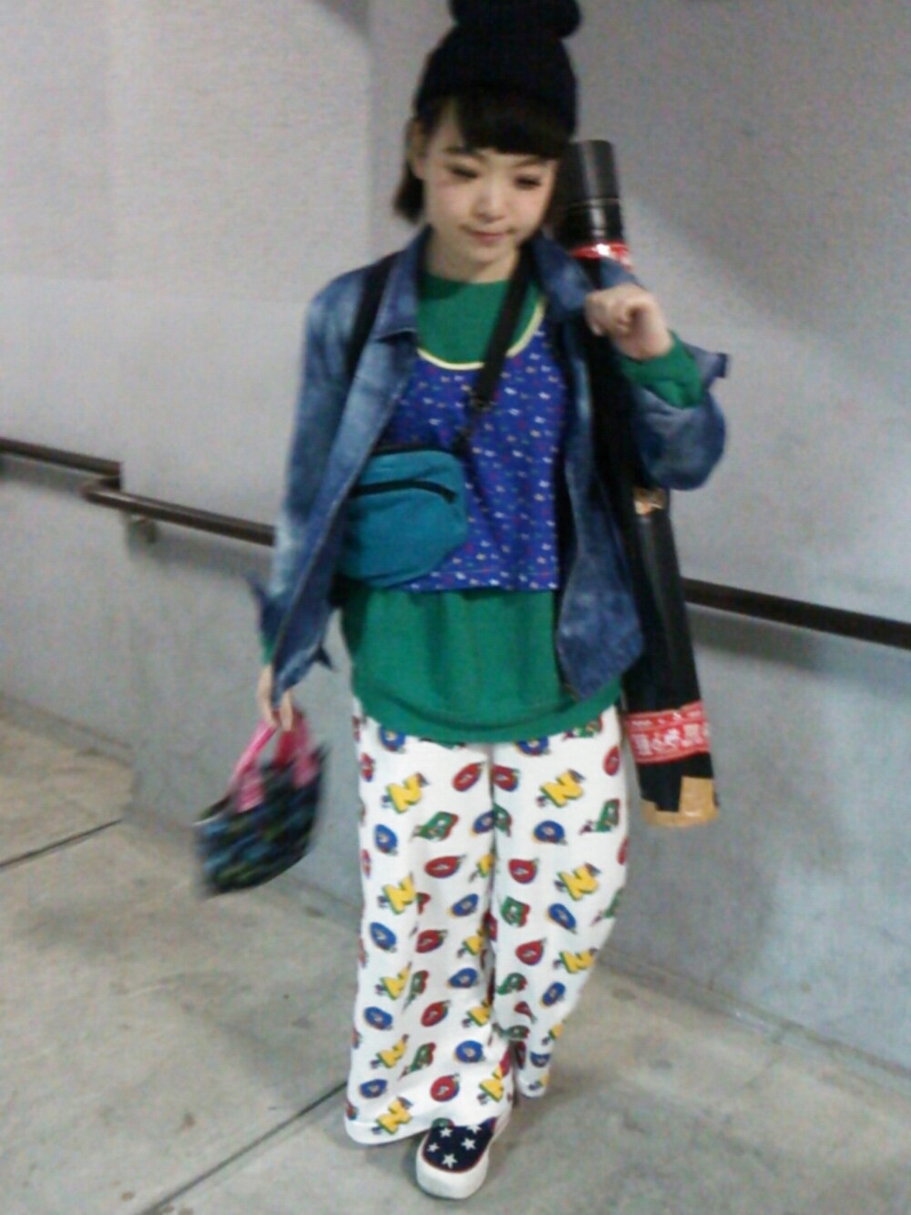 「みどりスウェット（Tシャツ/カットソー、グリーン系）」を使った、ゆーりさん（レディース・151cm）の春コーディネートの1枚目の写真