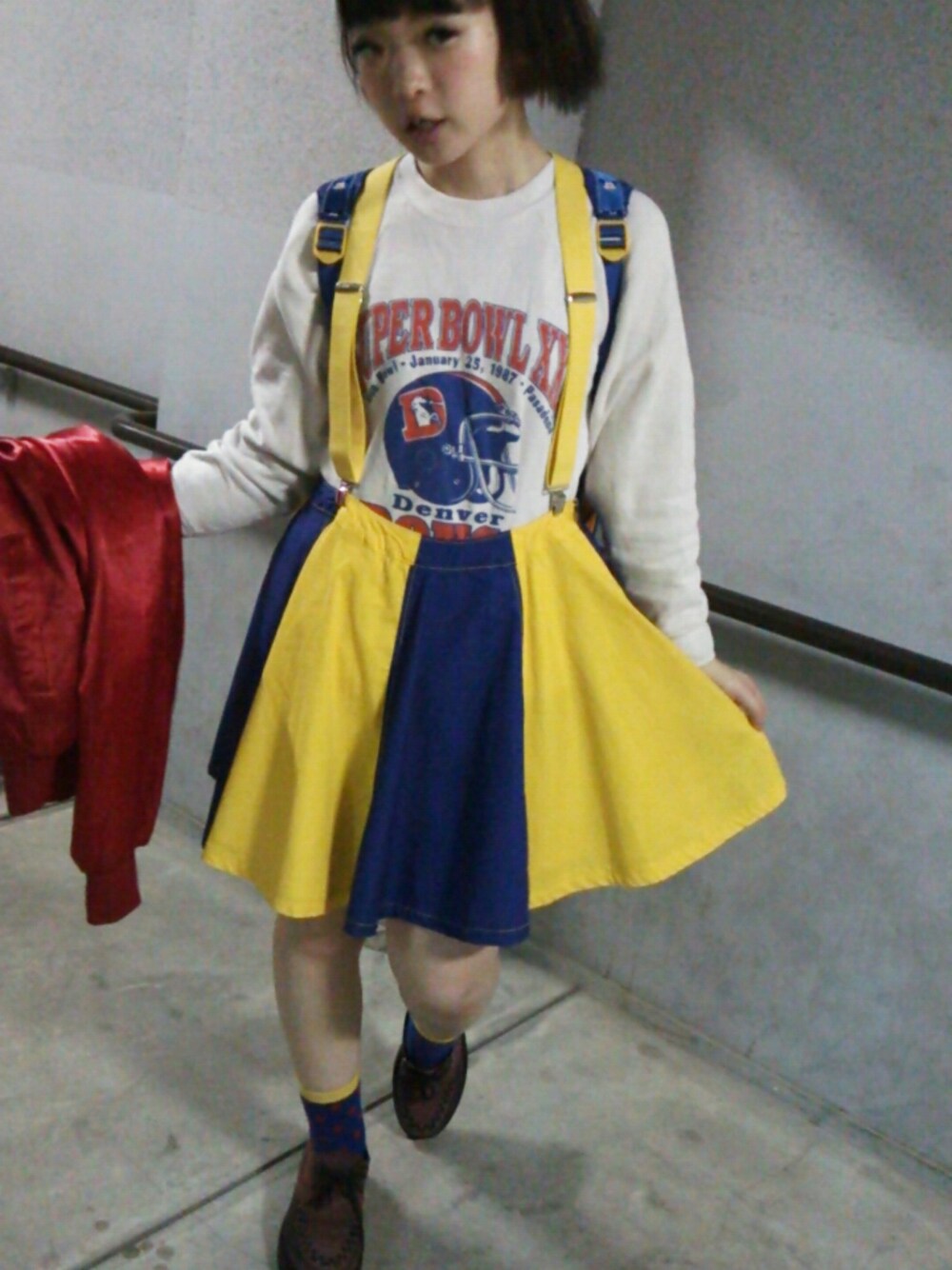 「リュック（バックパック/リュック、イエロー系）」を使った、ゆーりさん（レディース・151cm）の春コーディネートの1枚目の写真