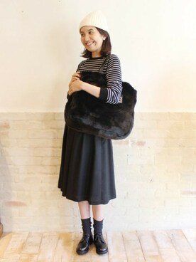 「FRAMeWORK（フレームワーク）のアイテム（ニットキャップ/ビーニー）」を使った、tomoさん（レディース・165cm）の秋コーディネート