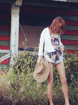 里見茜さんのコーディネート