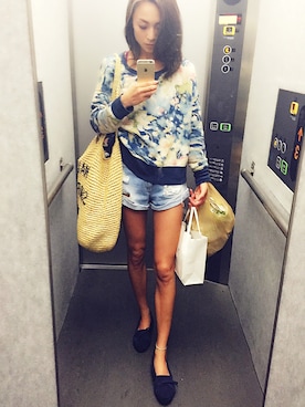 里見茜さんのコーディネート