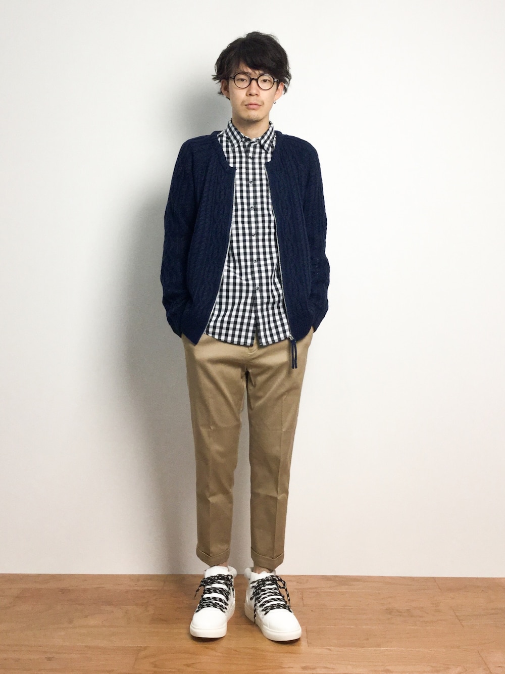 カーディガン/ボレロを使った「ギンガムチェックシャツ」のメンズ人気
