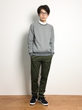 「シャツ×スウェット」｜「アイテム（スラックス）」を使った、ナカニシアキラさん（メンズ・172cm）の秋コーディネート