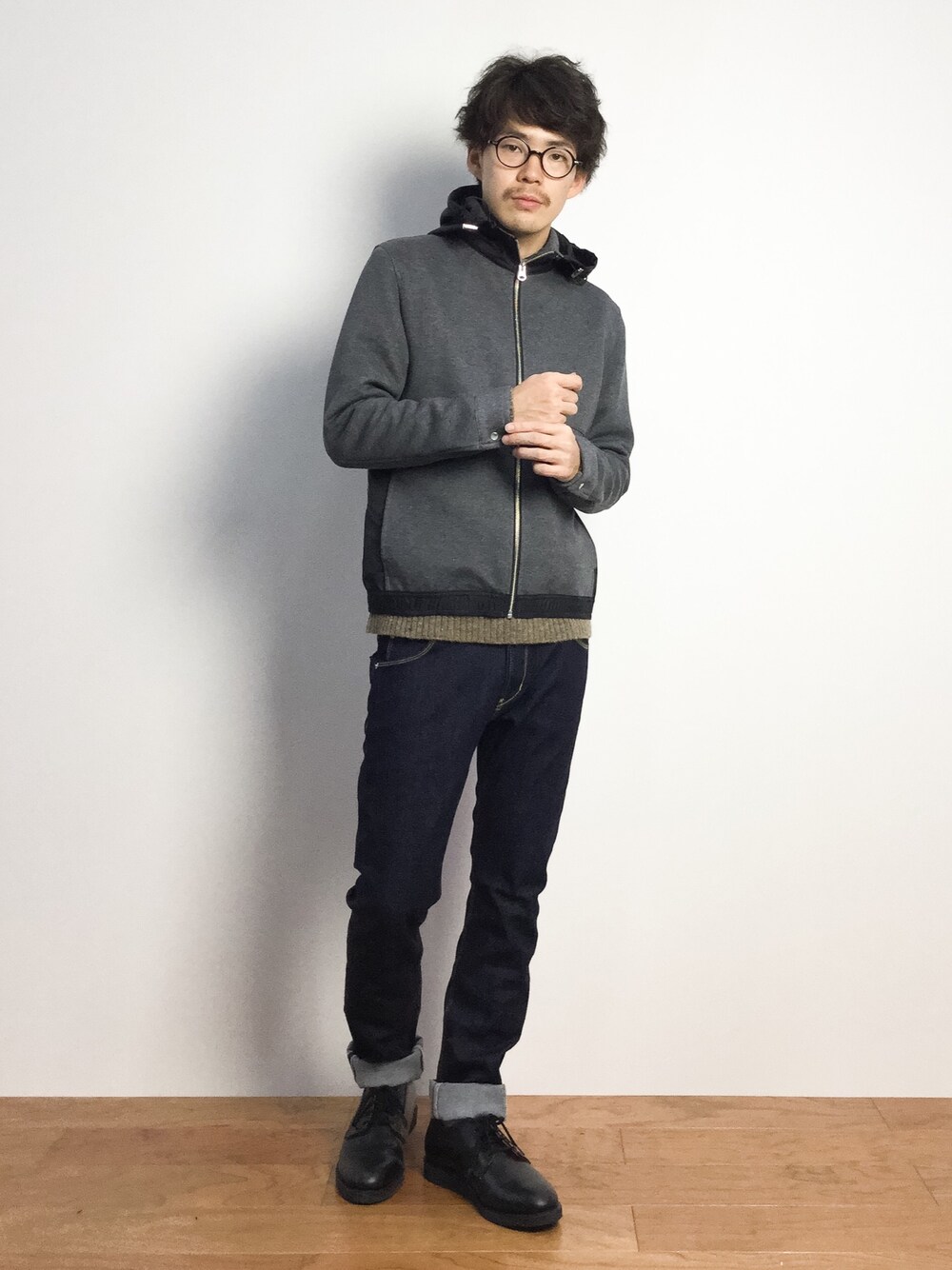 「ブルゾン、デニムパンツ、革靴、フードブルゾン、ジーパン」｜「SHIPS JET BLUEのSHIPS JET BLUE (シップス ジェットブルー): KAIHARA JEG デニムスキニーパンツ■（デニムパンツ、ブルー系）」を使った、ナカニシアキラさん（メンズ・172cm）の秋コーディネートの1枚目の写真