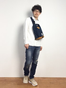 「アイテム（ボディバッグ/ウエストポーチ、ブルー系）」を使った、ナカニシアキラさん（メンズ・172cm）の秋コーディネート