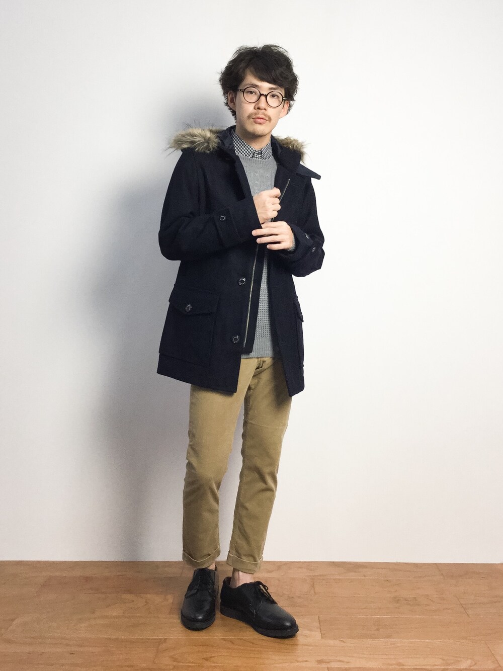 「コート、モッズコート、コーデュロイパンツ、革靴、ベージュパンツ」｜「coenのメルトンモッズコート（モッズコート、ブルー系）」を使った、ナカニシアキラさん（メンズ・172cm）の秋コーディネートの1枚目の写真