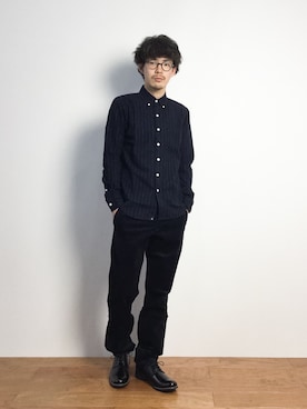 「TOMMY HILFIGER（トミーヒルフィガー）のアイテム（チノパンツ）」を使った、ナカニシアキラさん（メンズ・172cm）の秋コーディネート