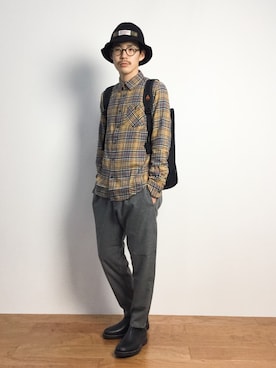 「MYSTERY RANCH（ミステリーランチ）のアイテム（トートバッグ）」を使った、ナカニシアキラさん（メンズ・172cm）の秋コーディネート