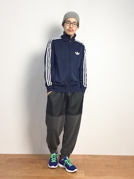 「グレーニット帽」｜ナカニシアキラさん（メンズ・172cm）の秋コーディネート