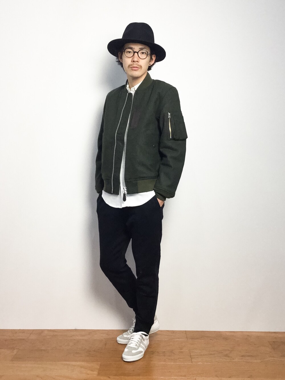 「MA-1」｜「MYE-DO'のワイド ブリム ウール ハット SZ（ハット、ブラック系）」を使った、ナカニシアキラさん（メンズ・172cm）の秋コーディネートの1枚目の写真