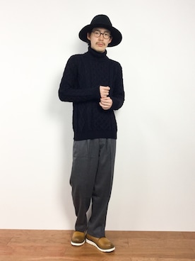「グレーパンツ」｜ナカニシアキラさん（メンズ・172cm）の冬コーディネート