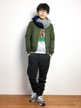「URBAN RESEARCH（アーバンリサーチ）のアイテム（MA-1）」を使った、ナカニシアキラさん（メンズ・172cm）の冬コーディネート