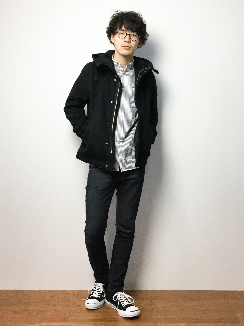 「ショートモッズ」｜「Right-onの【BACK NUMBER】ショートモッズコート（モッズコート、ブラック系）」を使った、ナカニシアキラさん（メンズ・172cm）の冬コーディネートの1枚目の写真
