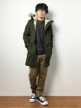 「グレーニット」｜「アイテム（モッズコート）」を使った、ナカニシアキラさん（メンズ・172cm）の冬コーディネート