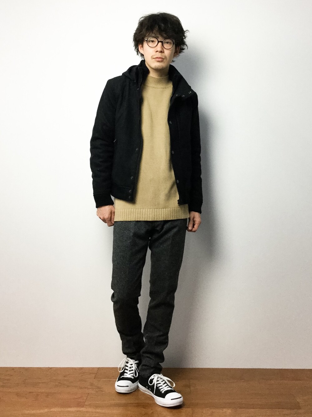 「WEGOのWEGO/モックネックニット（ニット/セーター、ベージュ系）」を使った、ナカニシアキラさん（メンズ・172cm）の冬コーディネートの1枚目の写真
