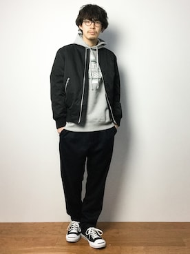「SENSE OF PLACE by URBAN RESEARCH（センスオブプレイスバイアーバンリサーチ）のアイテム（MA-1）」を使った、ナカニシアキラさん（メンズ・172cm）の冬コーディネート