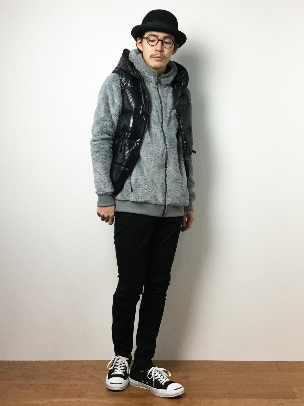 「Columbiaのアウトドアオポチュニティフーディー（パーカー、グレー系）」を使った、ナカニシアキラさん（メンズ・172cm）の冬コーディネートの1枚目の写真
